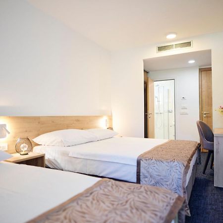 Colentum Resort Murter Værelse billede